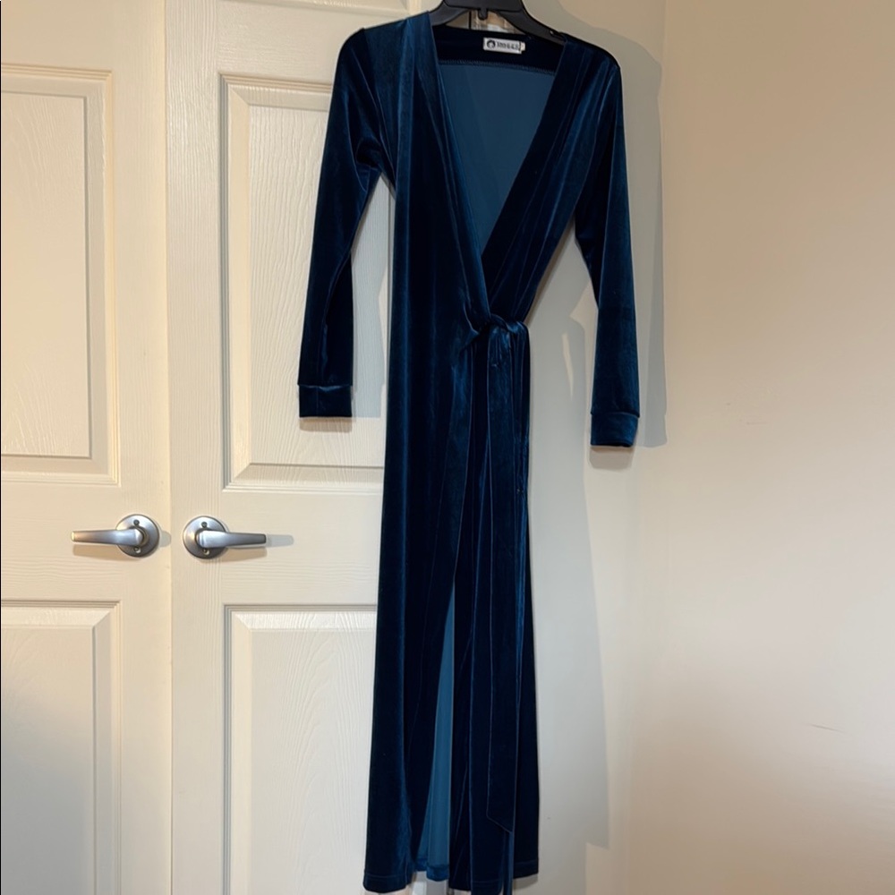 Elegant Blue Velvet Wrap Dress
